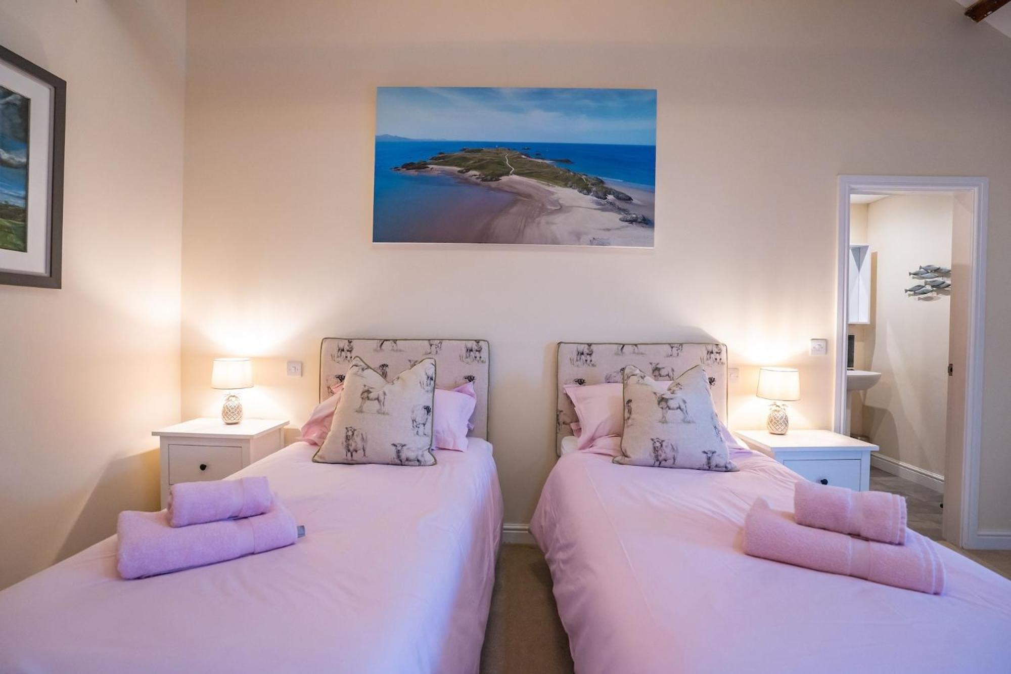 The Outbuildings Villa Newborough  Bagian luar foto